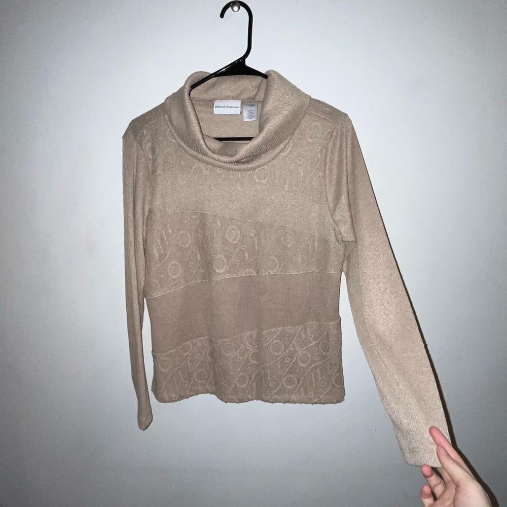 TURTLENECK SWEATER TOP WITH LACE DETAILING